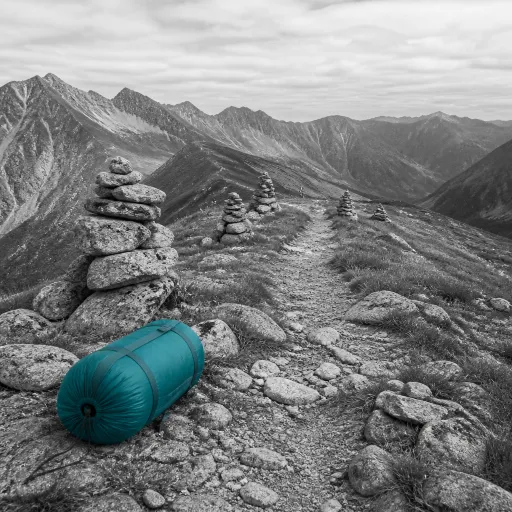 Choisir un sac de couchage en duvet performant pour la randonnée et le sport outdoor