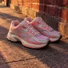 Asics GT 2160 rose : la basket rétro running qui séduit la rue