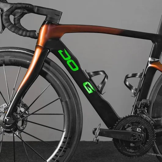 Autocollant pour vélo de route Pinarello Dogma F 2025 - Autocollants avec logo de cadre à changement de couleur, résistants aux UV, découpes précises (vert agate métallique super lumineuse) Agate Verte Métallique Très Lumineuse