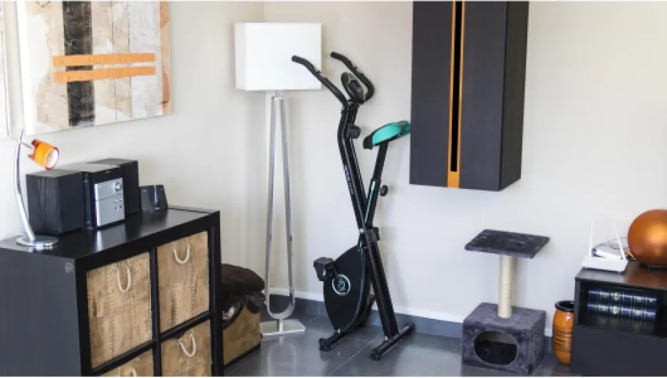 Cecotec Vélo Statique Pliable Magnétique X-Bike avec Écran LCD, Résistance Variable (8 niveaux), Selle Confort, Volant d’Inertie 1,5k, 2,5 et 3kg, Pliage Facile et Compact X-Bike X-Bike