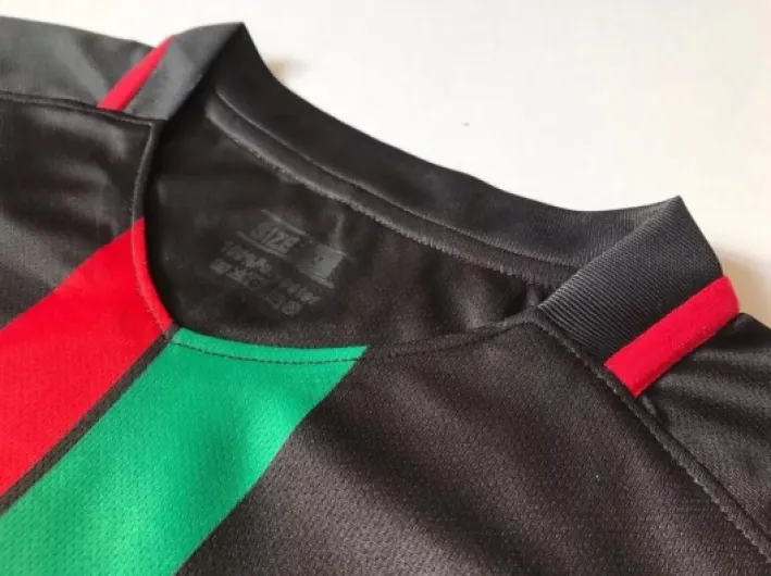 Maillot de football Palestine Team - Noir avec rayures rouges et vertes - Pour fans de sport M Noir
