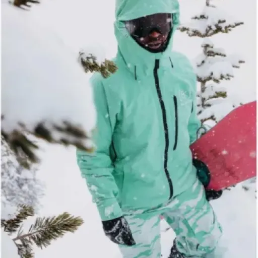 Test Burton [ak] Cyclic Gore-Tex : la veste qui tient la route toute la saison (mais pas donnée)