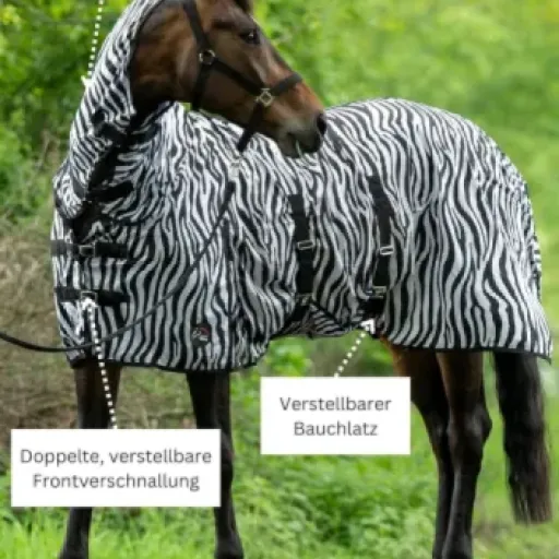 Test HKM 4669 Couverture zèbre : une anti-mouches simple qui fait le job au pré